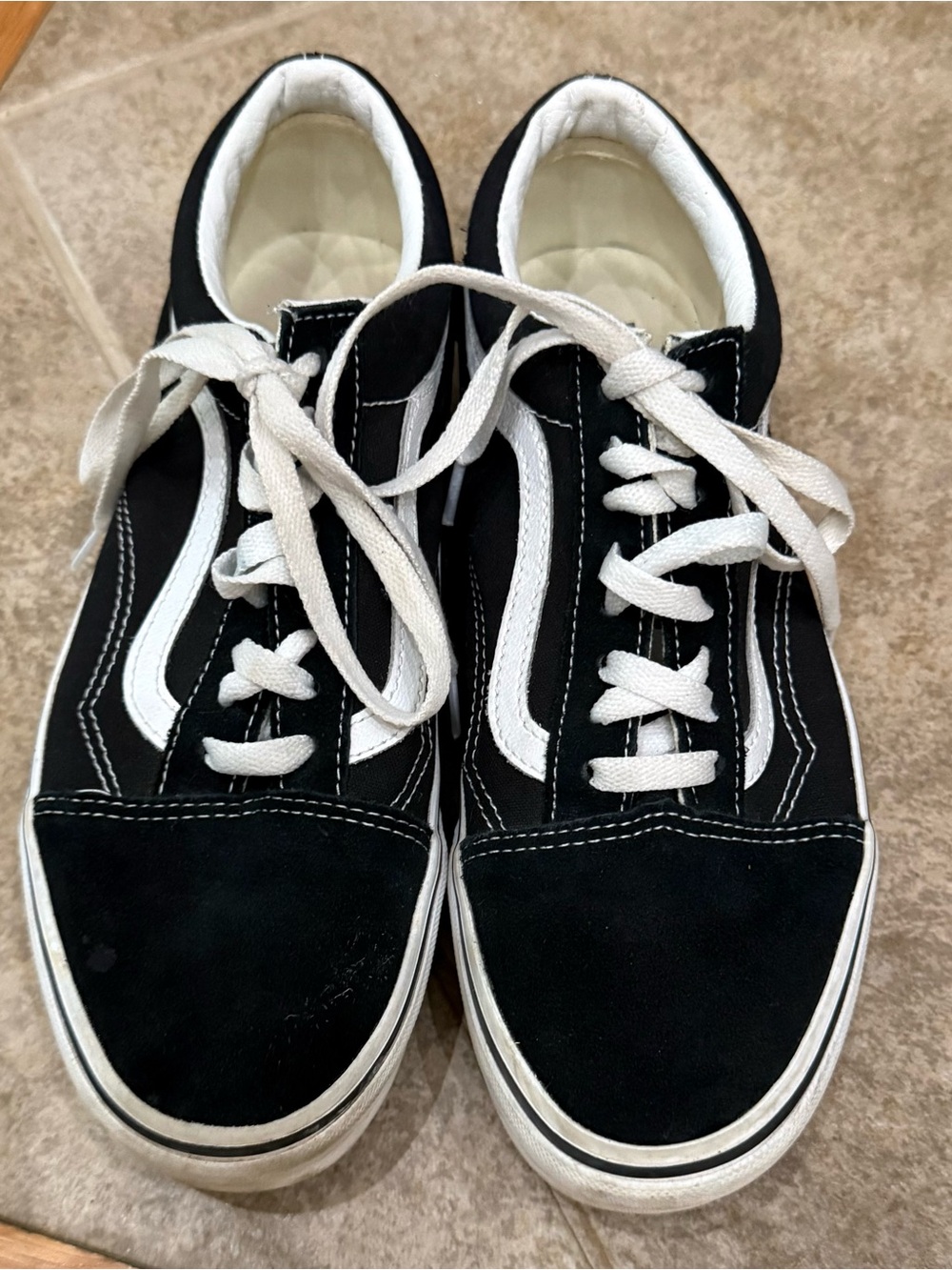 Vans Old Skool Black & White Sneakers – Classic Unisex Skate Shoes